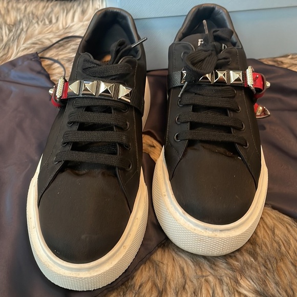 Prada shoes - Picture 2 of 7